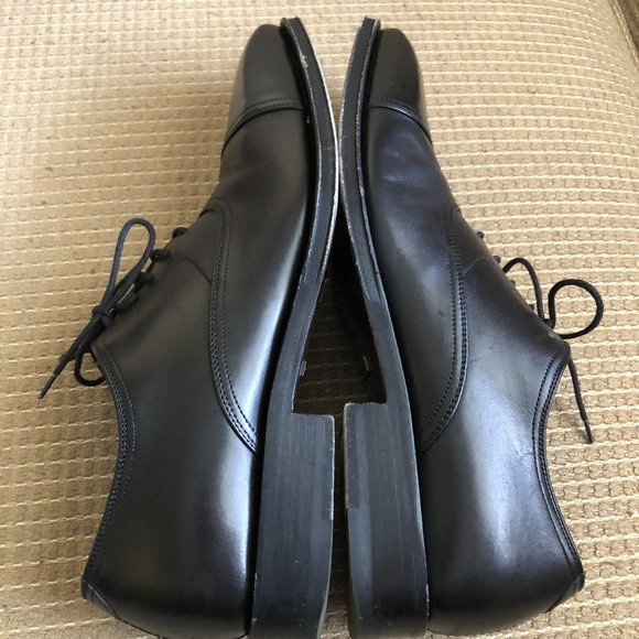 GUCCI Men\'s Black Leather Oxfords . main image 8